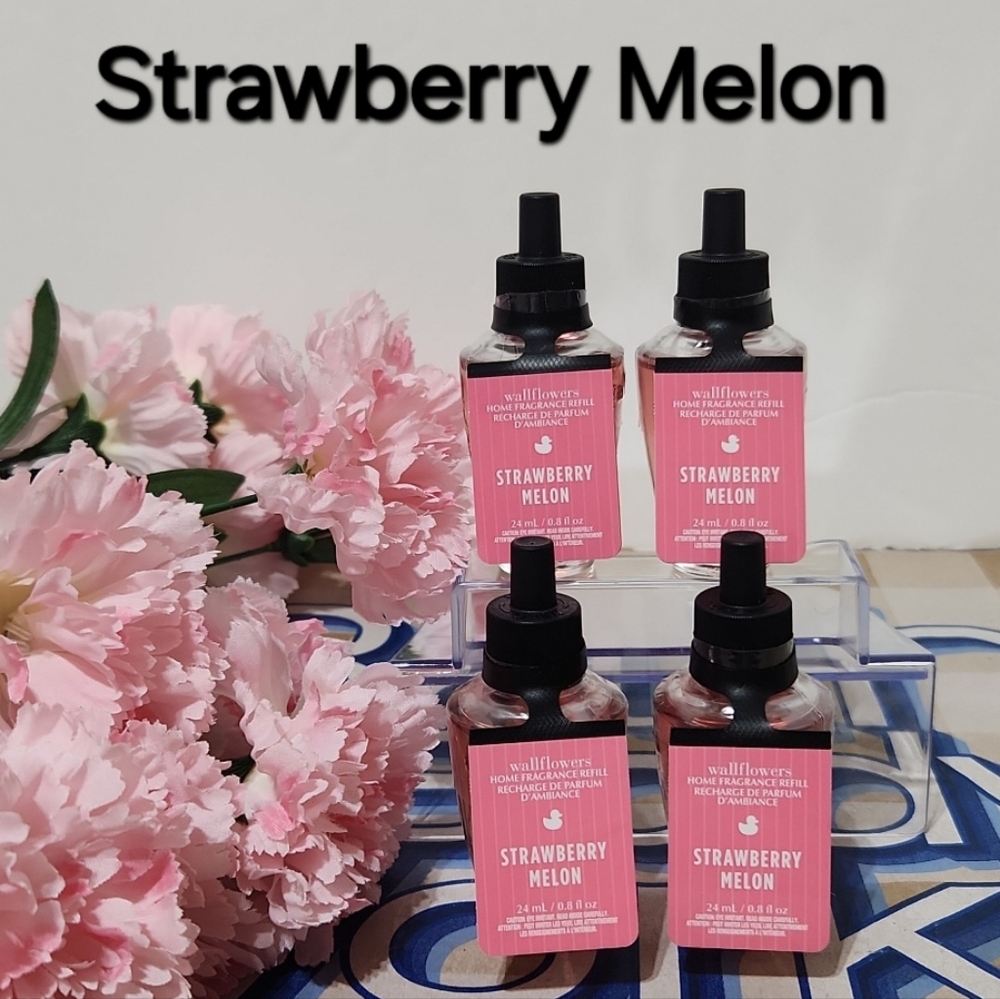 Bath & Body Works White Barn Strawberry Melon Wallflower Refills X4